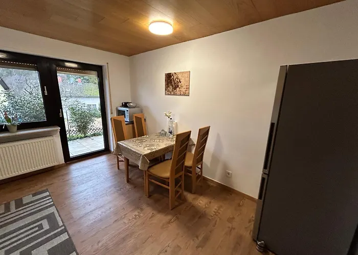 Ferien- Und Monteurwohnung Zum Waldblick Апартаменты *